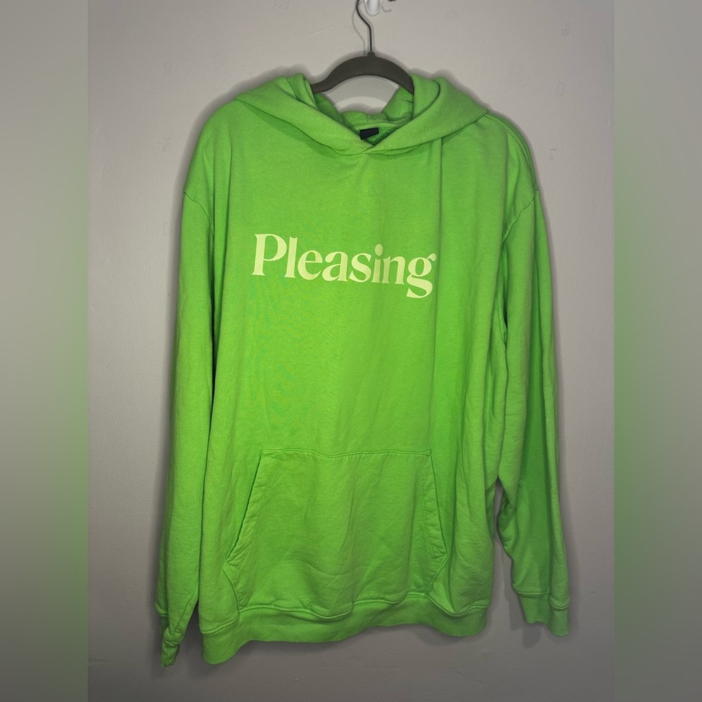 The Pleasing Pollinators Hoodie in Shrub Size 2x NWOT
